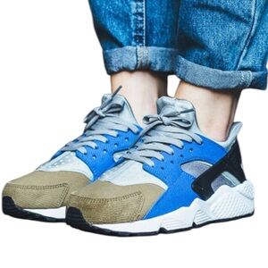 Nike Air Huarache Run Women’s 7 Blue Olive Flak Silver Retro Sneakers Streetwear